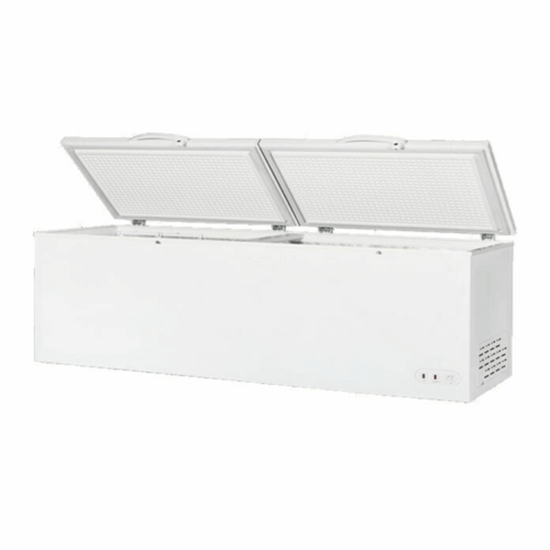 Maxx Cold MXSH23.6SHC heavy-duty chest freezer 23.6 cu ft with solid lid design for commercial use.